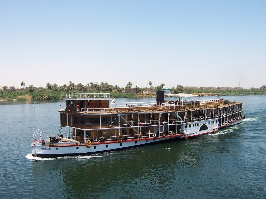 Nile cruise Luxor Aswan