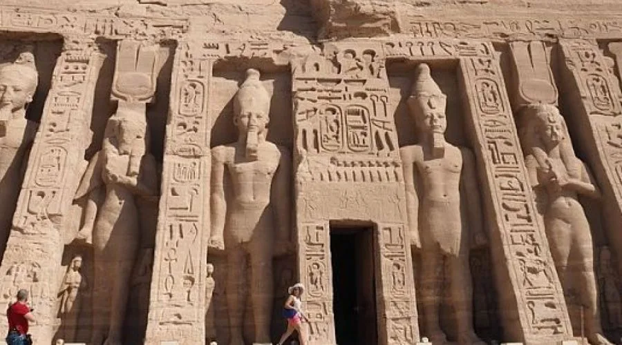 luxor travel