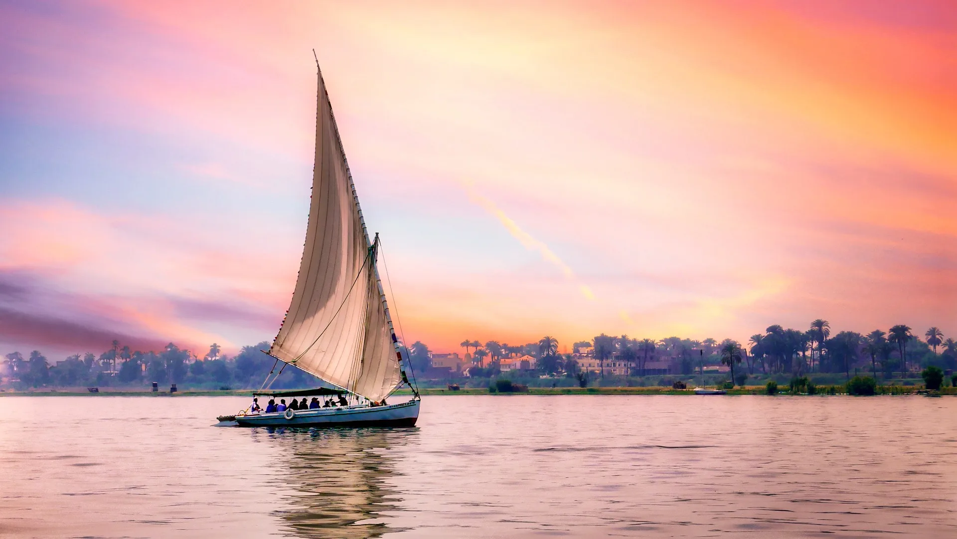 luxor felucca-Nile
