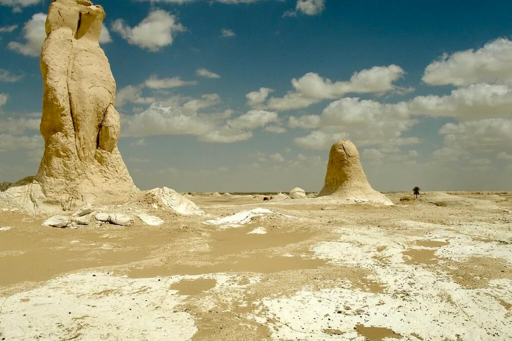 Unraveling the Mysteries of Egypt's White Desert National Park: Best An In-Depth Exploration 3 White Desert Egypt
